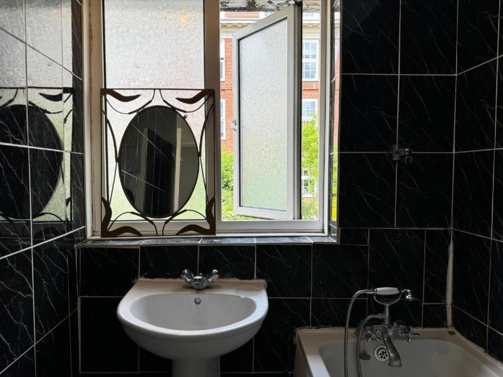Whitechapel Lindley House R2 Hotel Londen Buitenkant foto