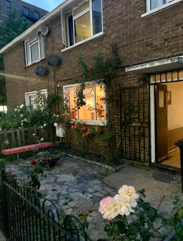 Whitechapel Lindley House R2 Hotel Londen Buitenkant foto